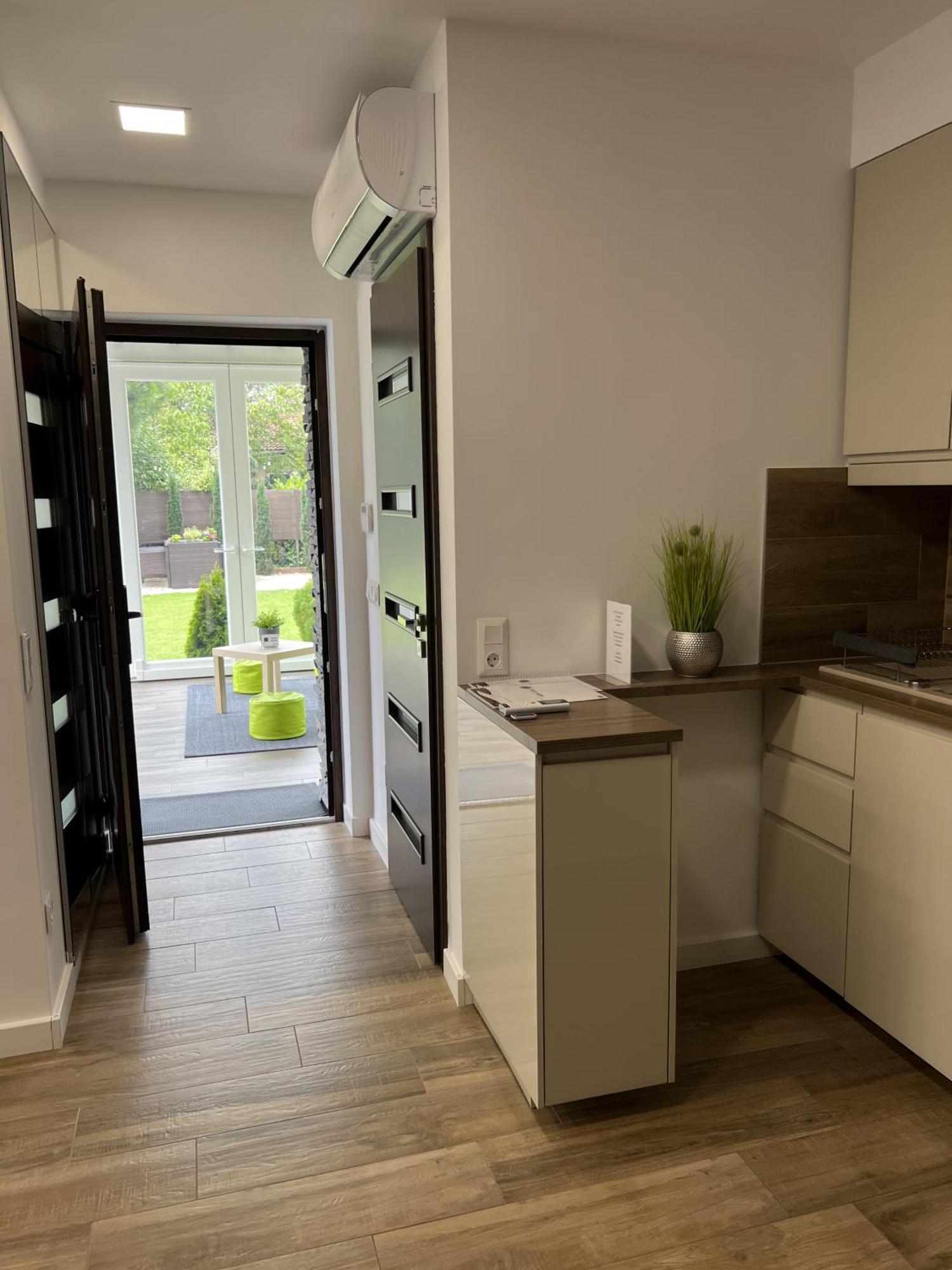True Gem At The Airport By Newave Appartement Budapest